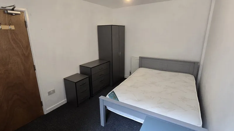 112 Lenton Boulevard // 7 Bed Student House NG7 2BZ - Image 12